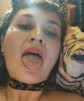 Нежная и страстная леди предлагает море удовольствия и разврата. Готова подарить незабываемые моменты и полное расслабление. Ожидаю тебя, мой юный герой! 344, 45 лет